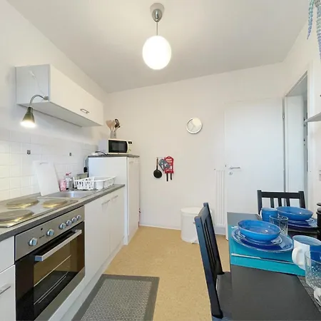 Gemuetliches Apartment, Seenaehe, Wm, Wlan, Balkon アパート マルククレーベルク