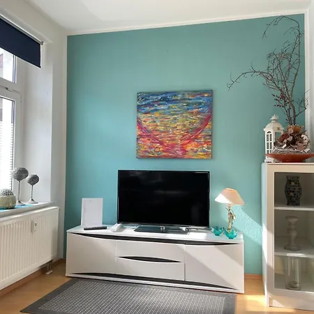 Gemuetliches Apartment, Seenaehe, Wm, Wlan, Balkon アパート マルククレーベルク